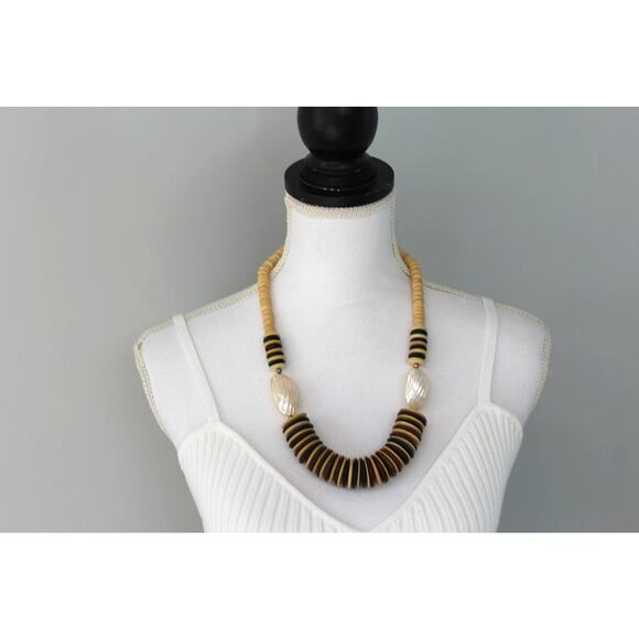 Chunky Wooden Necklace with Shell Details - Picture 2 of 7